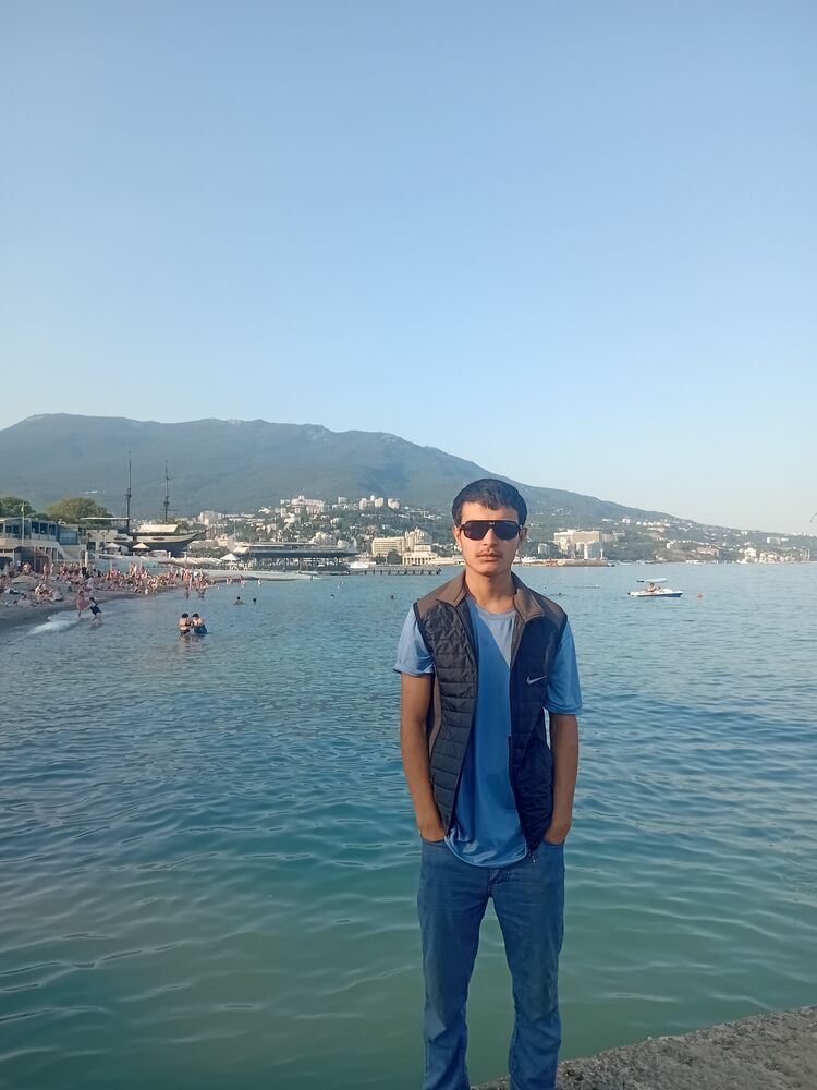  ,   Ali, 19 ,   ,   
