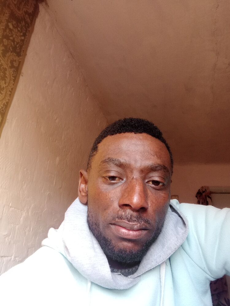  48298481  Benjamin, 28 ,    