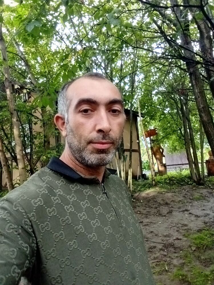  47252251  Hayk, 39 ,     