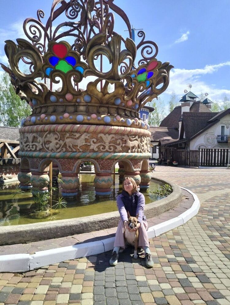  52581701  Elena, 48 ,    