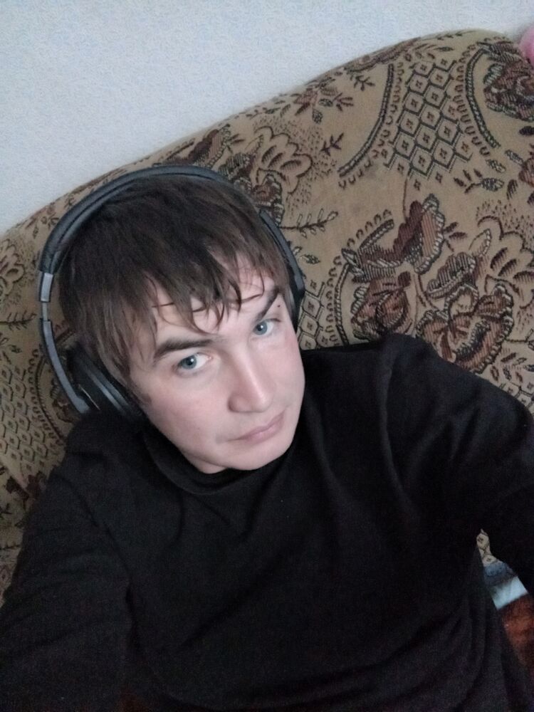  24922711  Ivan, 34 ,    