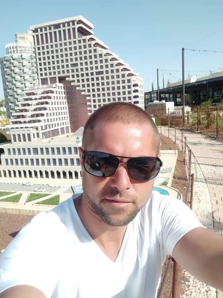  54126521  Sergiu, 35 ,    Azor