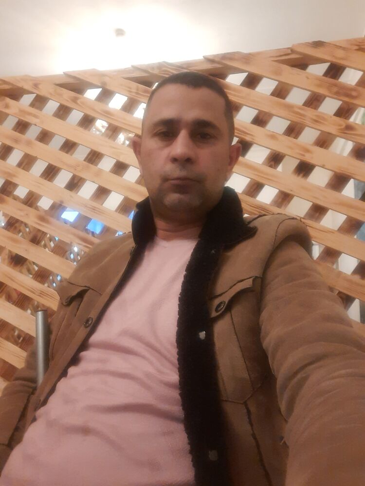  38361041  Ilham, 40 ,    