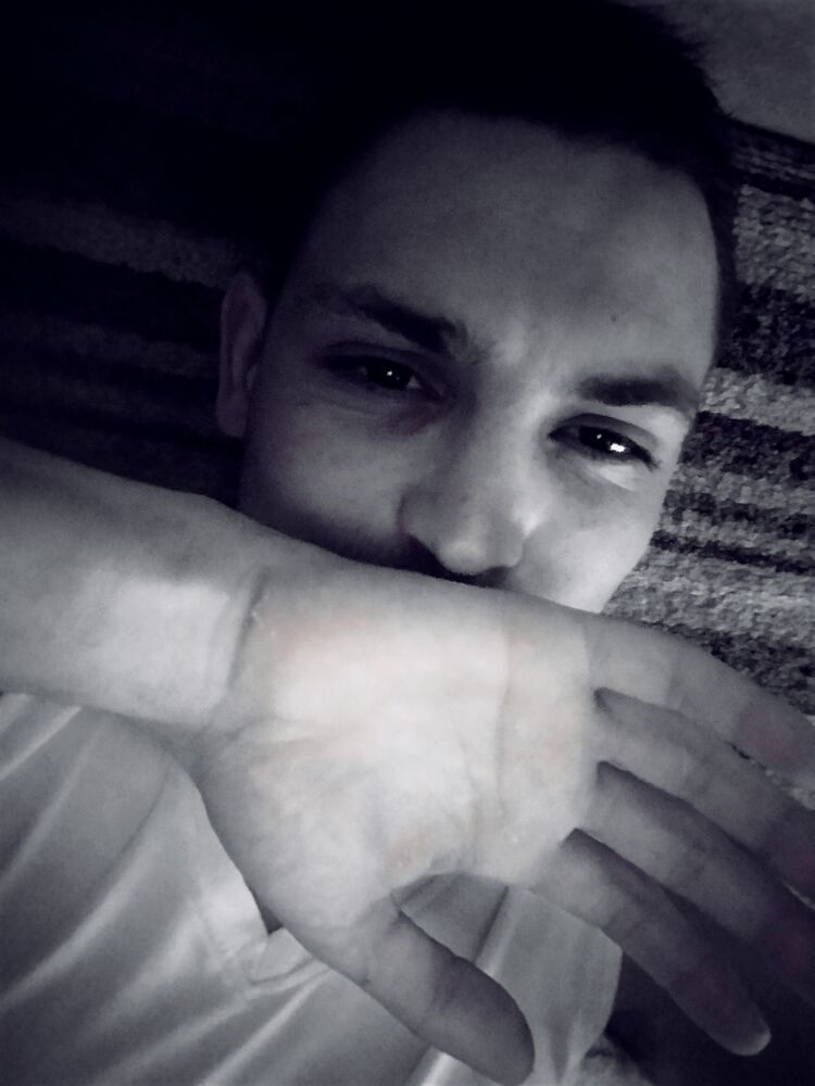  49509691  Mihail, 23 ,    