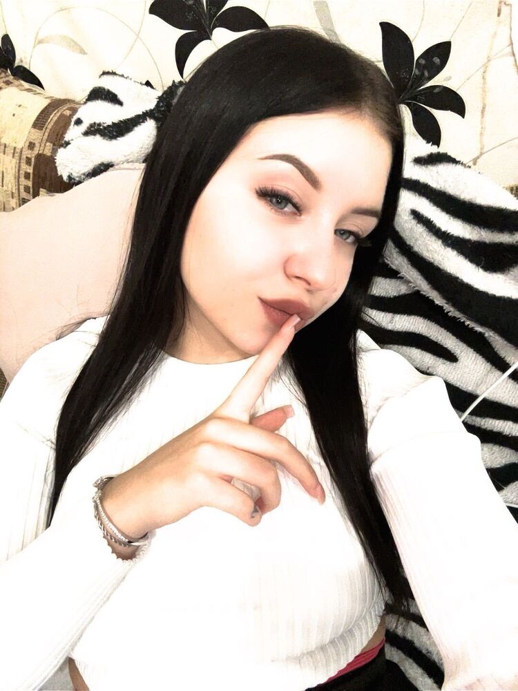  ,   Alena, 21 ,   ,   