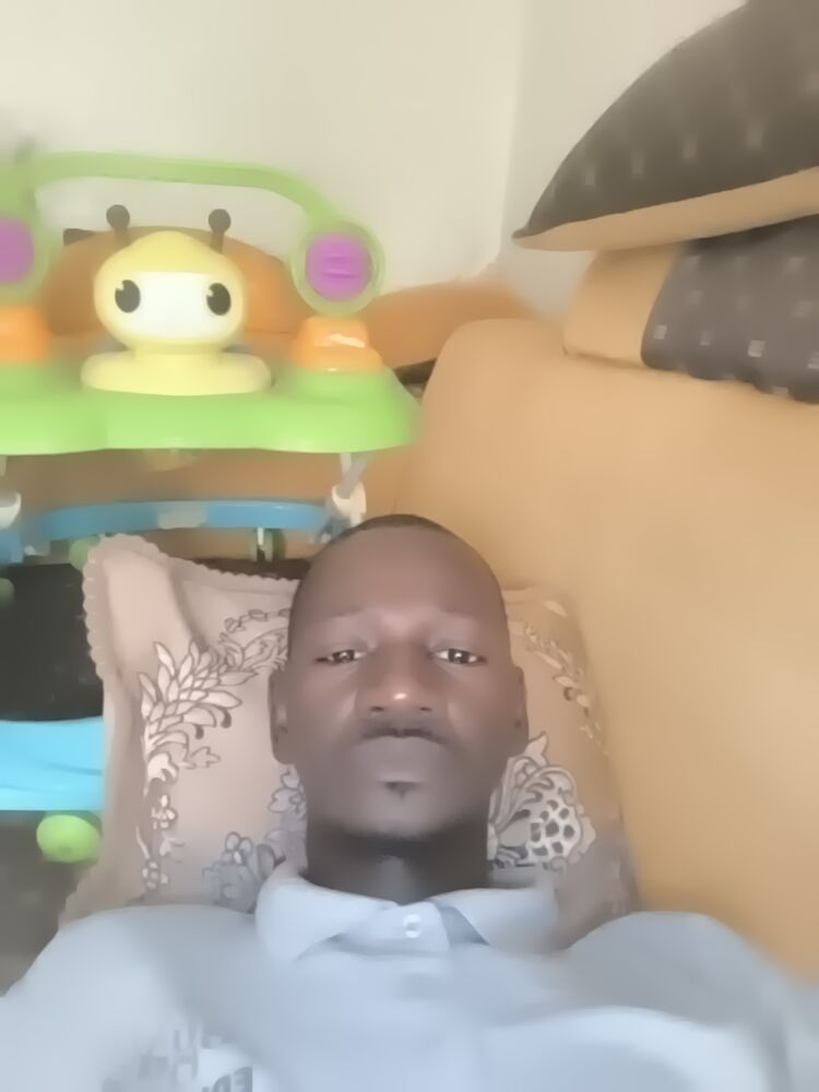  46779371  Mahamadou, 40 ,    