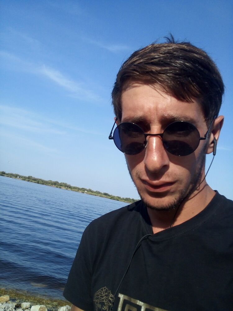  30348191  Arsen, 27 ,    