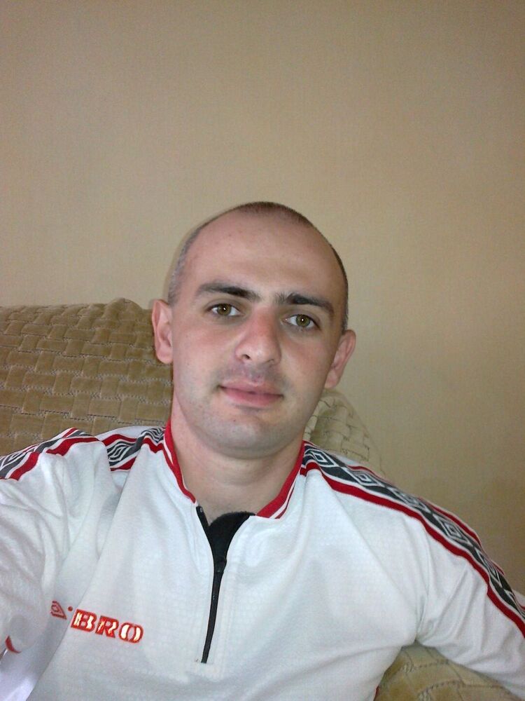  ,   Artur, 35 ,   ,   