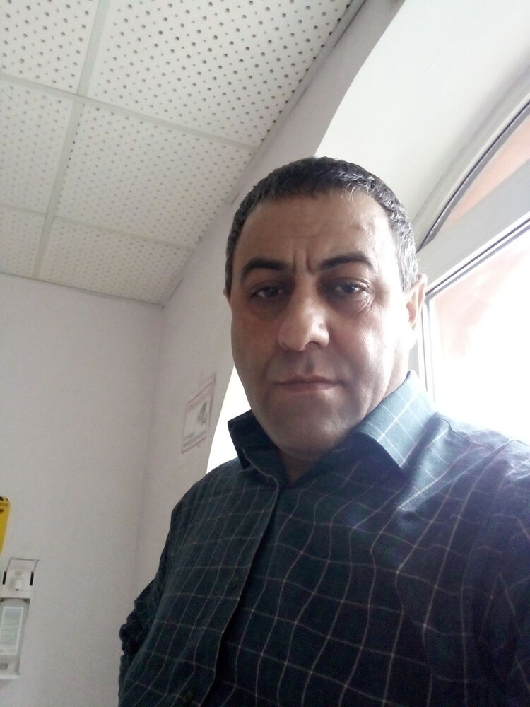   ,   Ali, 43 ,   ,   