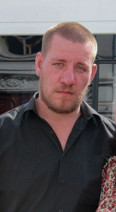  44927221  Alexander, 42 ,    