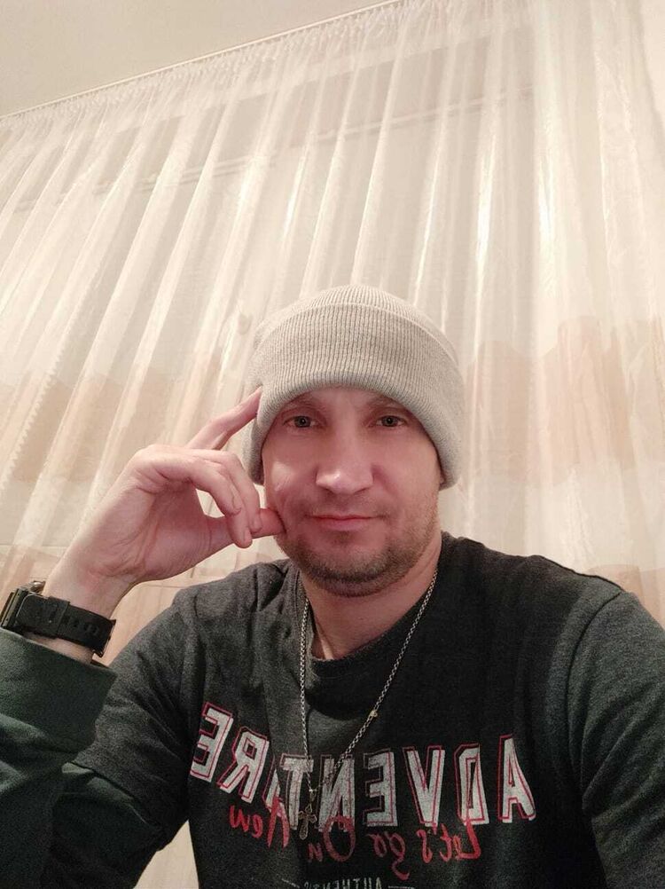  ,   Denis, 38 ,   ,   , c 