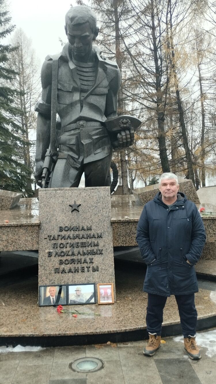  40409441  Sergey, 56 ,    