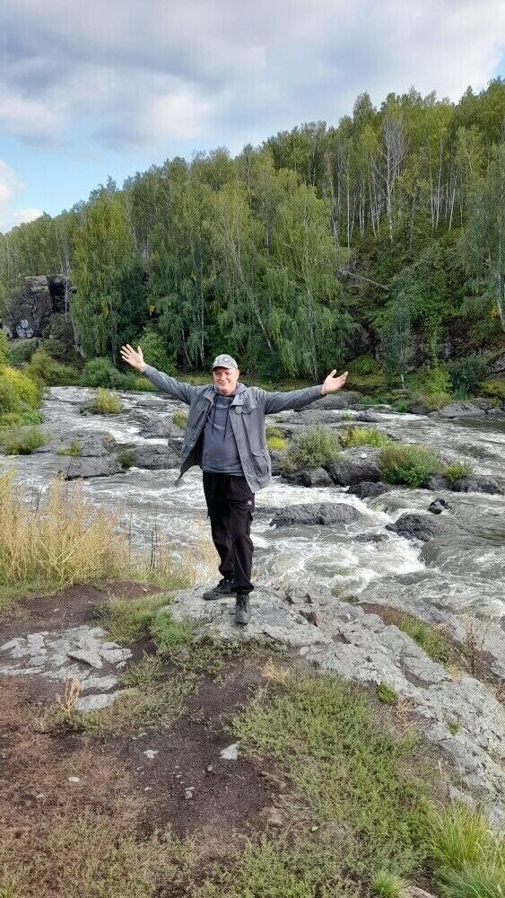  37488911  Alex, 49 ,    