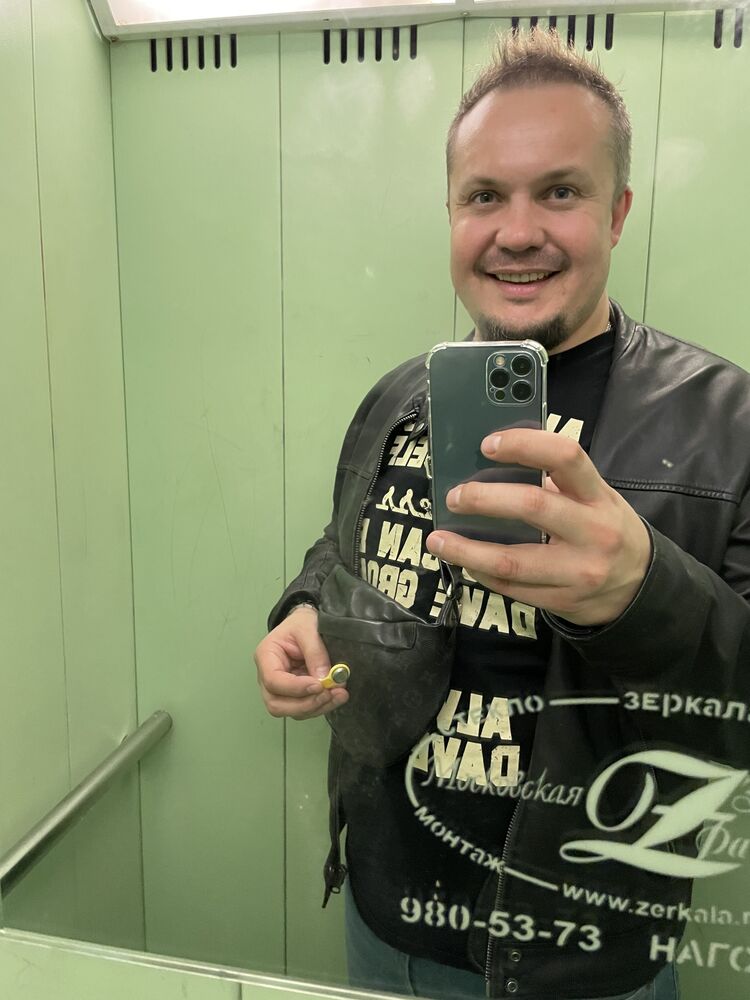  31149811  Vladimir, 40 ,    
