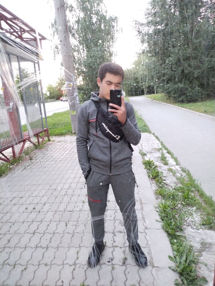  28507251  Farik, 26 ,    