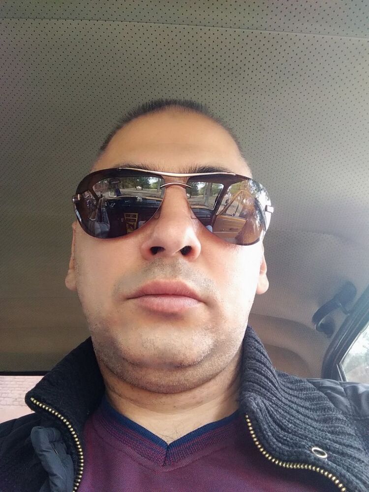  24232581  Frenk, 44 ,    