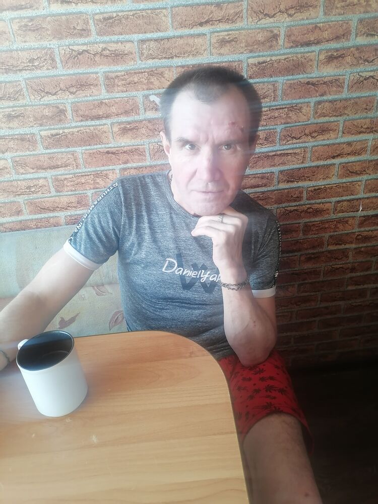  41264351  Sergey, 51 ,    