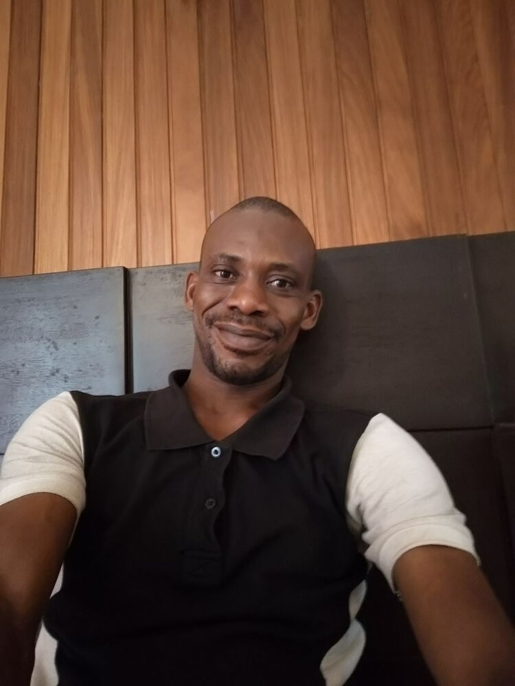  18607041  Sinaly, 40 ,    