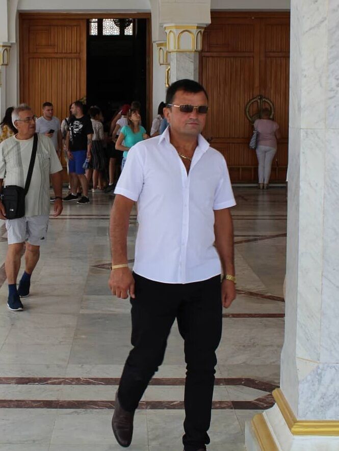  39870671  Slava, 46 ,    