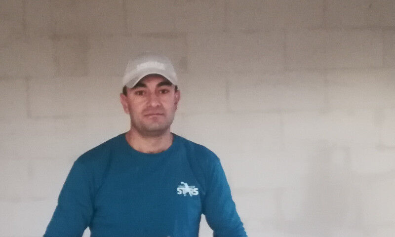  ,   Genadi, 32 ,  