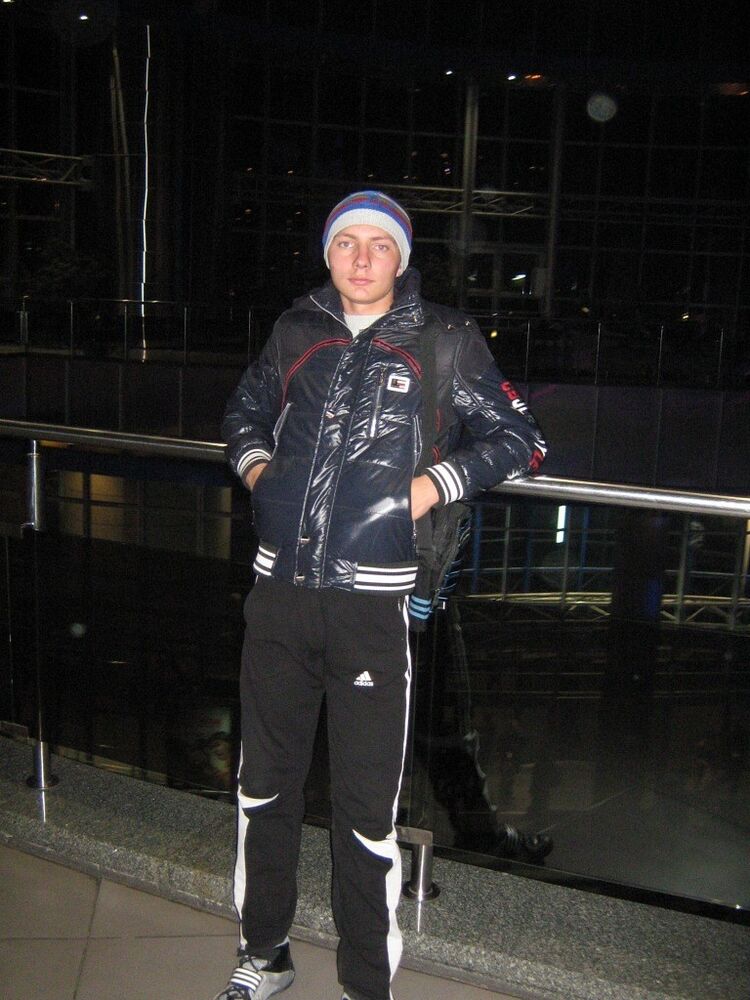  18407291  DENIS, 32 ,     