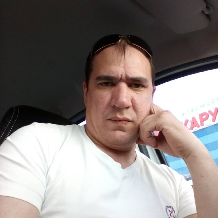  33987851  Alex, 41 ,    
