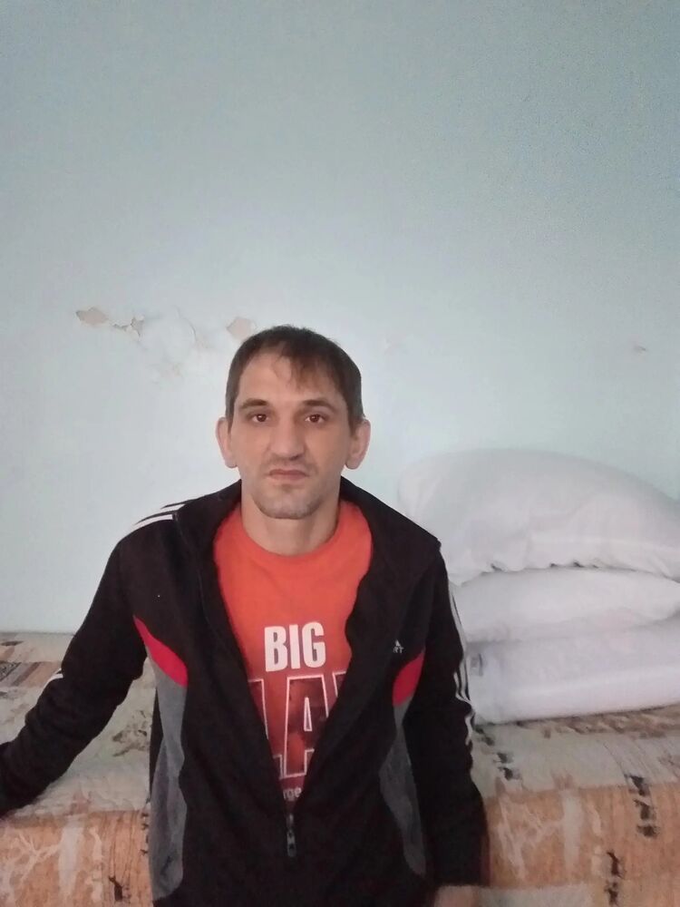  ,   DENIS, 43 ,   