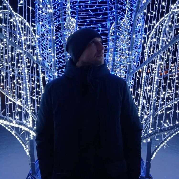  30826611  Alexey, 40 ,    