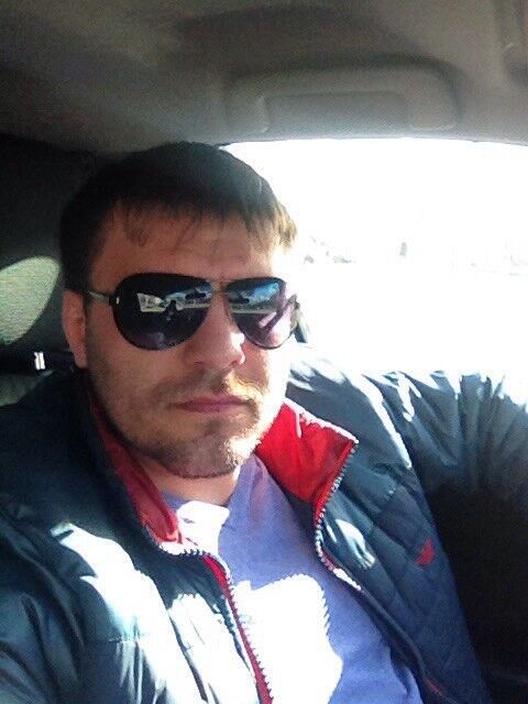  ,   Alex, 44 ,   