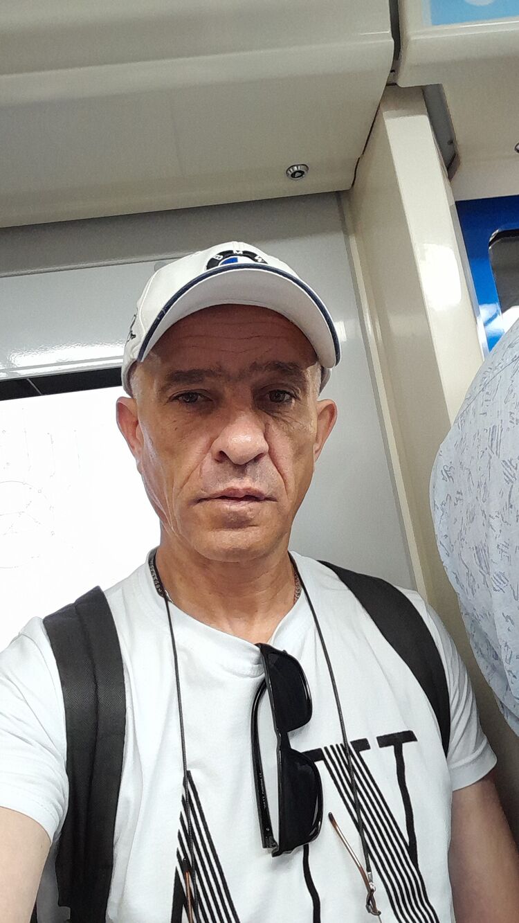  48504701  , 51 ,    