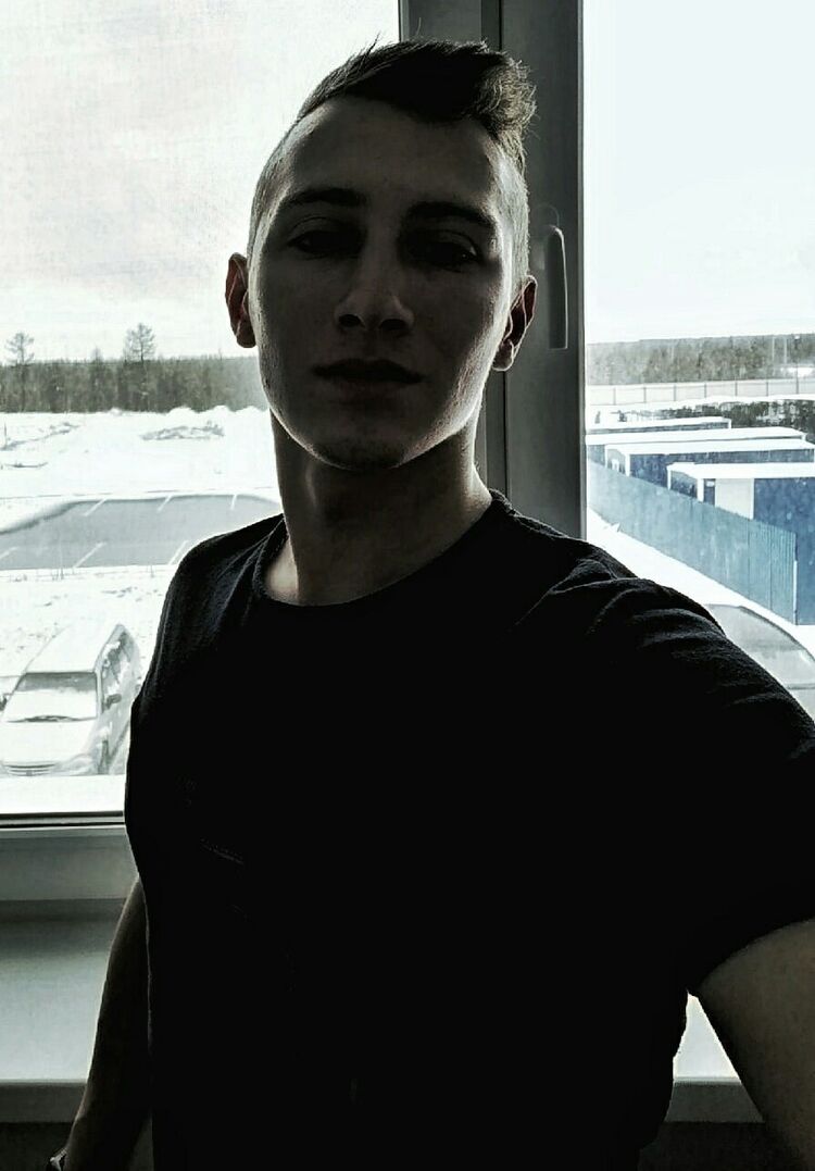  33892121  Roman, 23 ,     