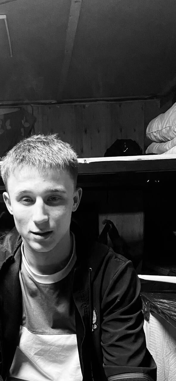  52667591  Oleg, 20 ,    