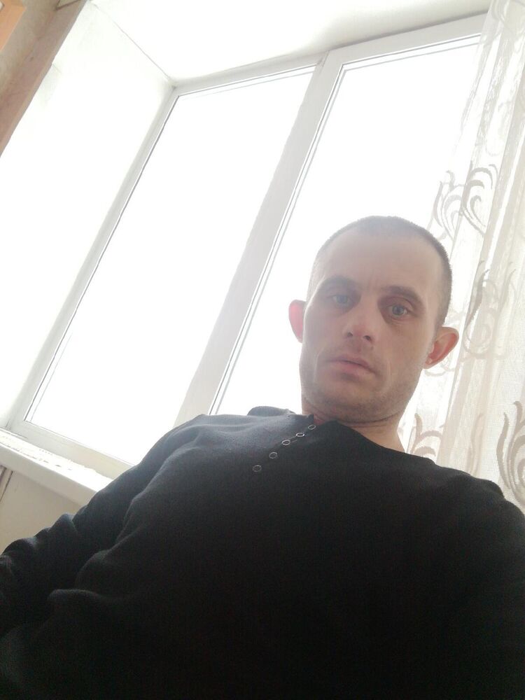  46112391  Alexander, 40 ,    