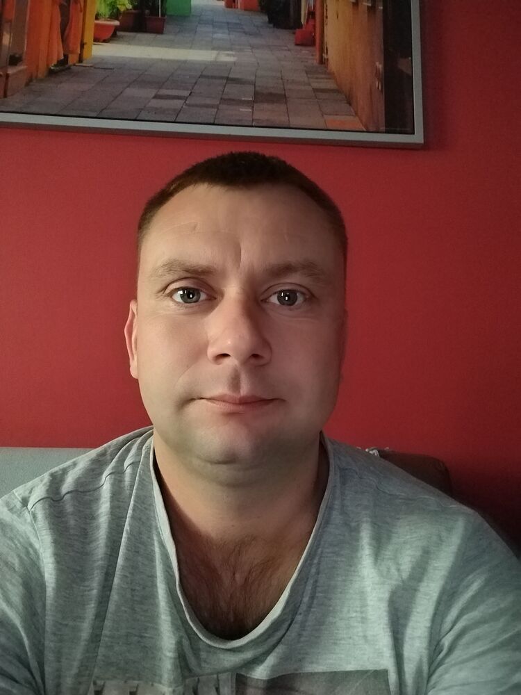  43920251  Vitali, 34 ,    