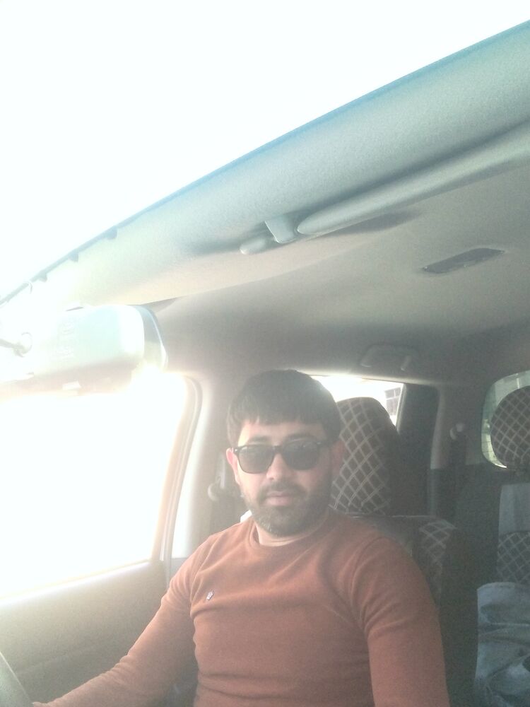  39380701  Ali, 32 ,    