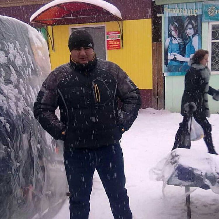  8761311  Aslan, 38 ,    