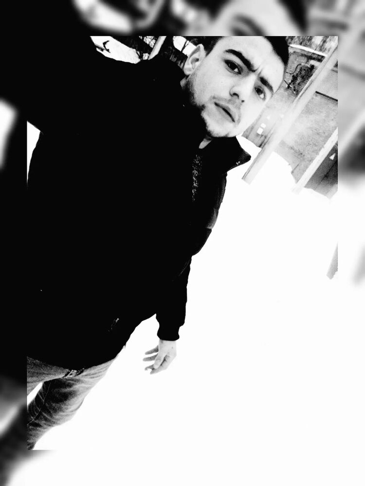  44163211  Tahir, 26 ,    