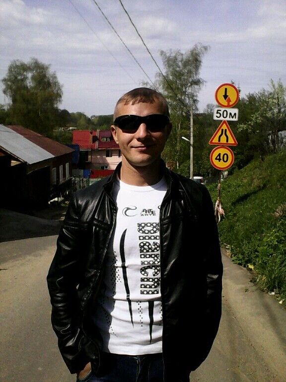  29435651  Oleg, 40 ,    