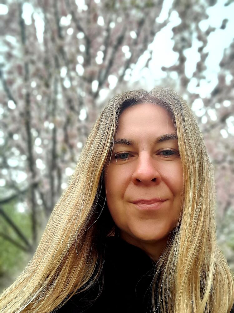  51509131  Elena, 47 ,    