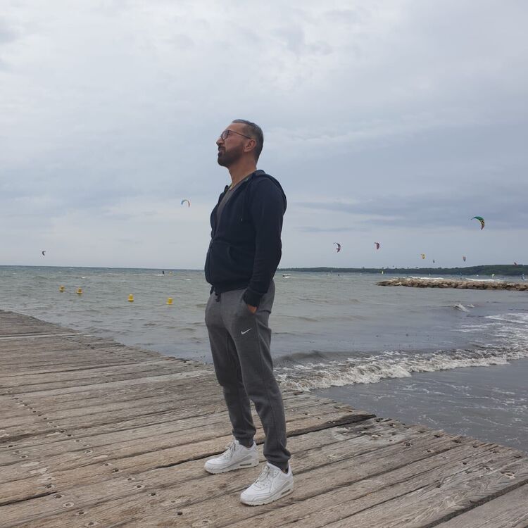  53767711  Antonio, 40 ,    