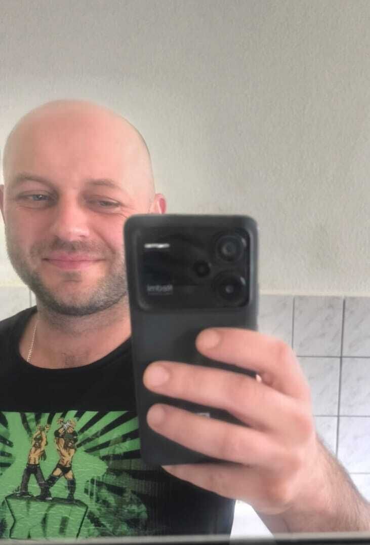  ,   Igor, 35 ,   ,   