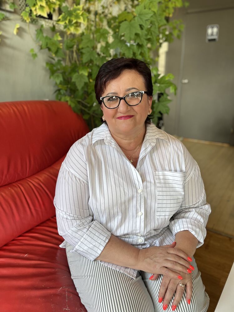  46402551  Nadia, 58 ,    Chicago Heights