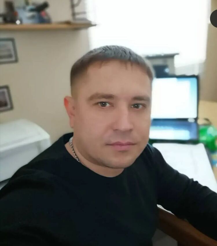  32077791  Pavel, 41 ,    