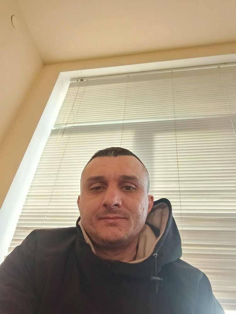  42979701  , 40 ,    