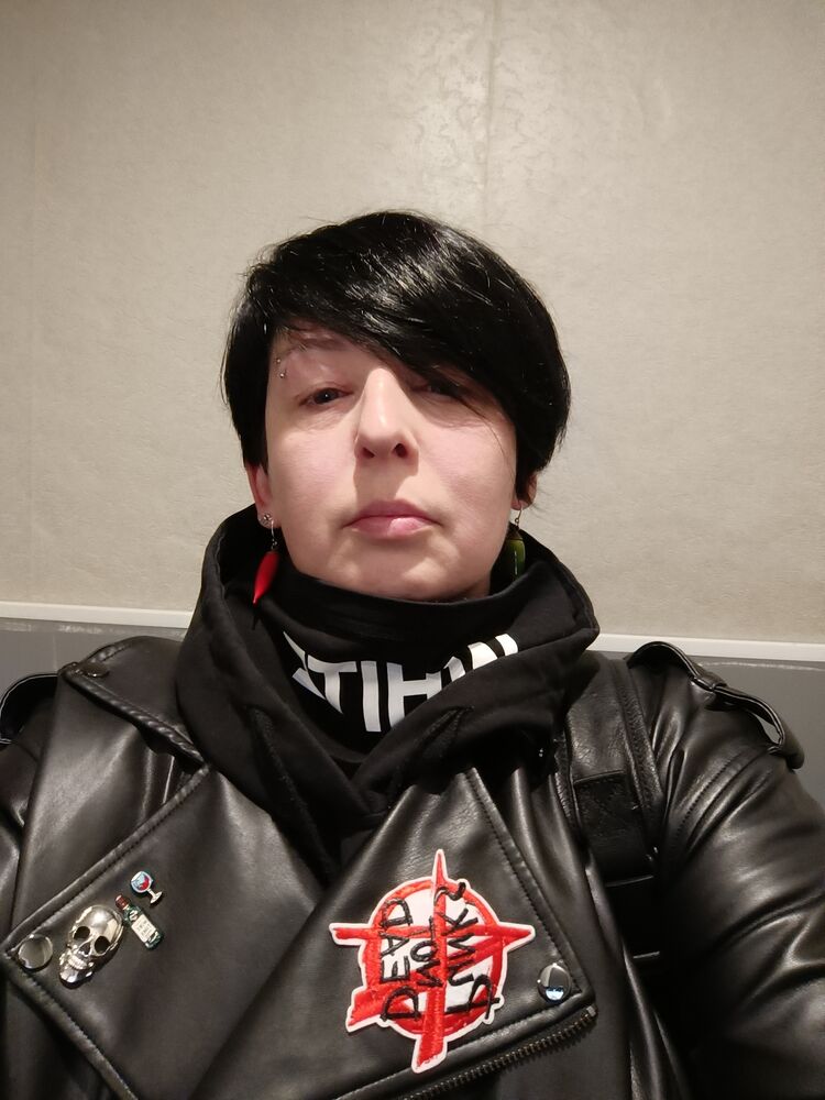  ,   Rina, 49 ,   c 