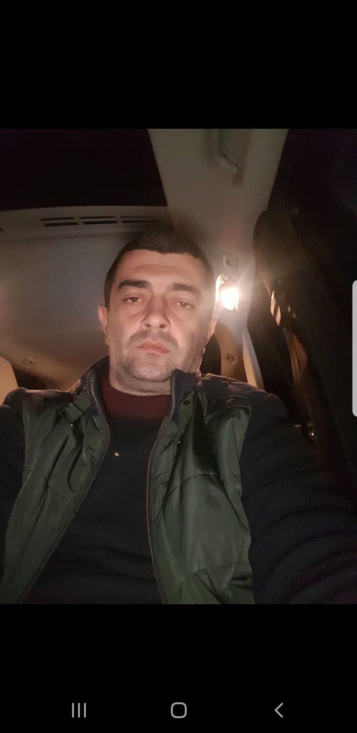  24802611  Samvel, 46 ,    
