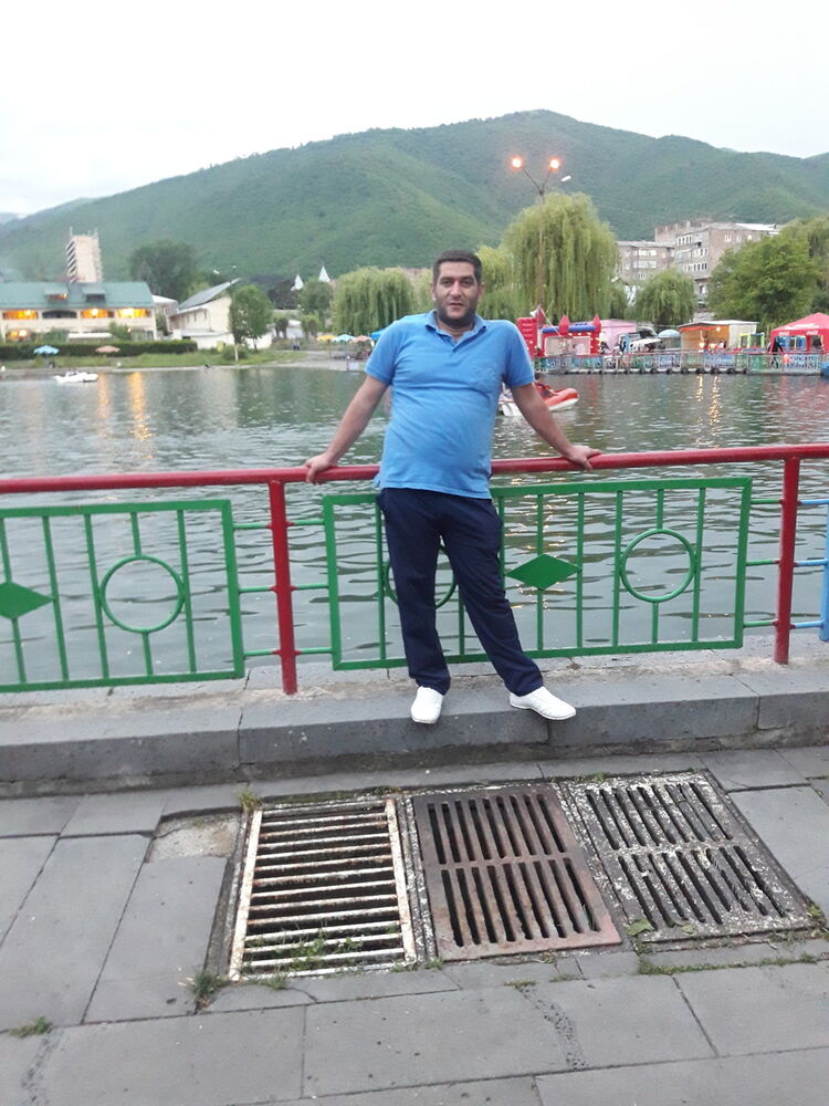  17106161  Vahram, 39 ,    
