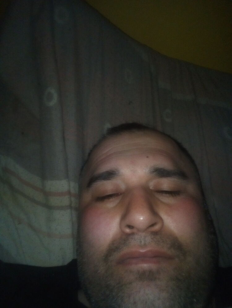  18713851  Zafar, 43 ,    