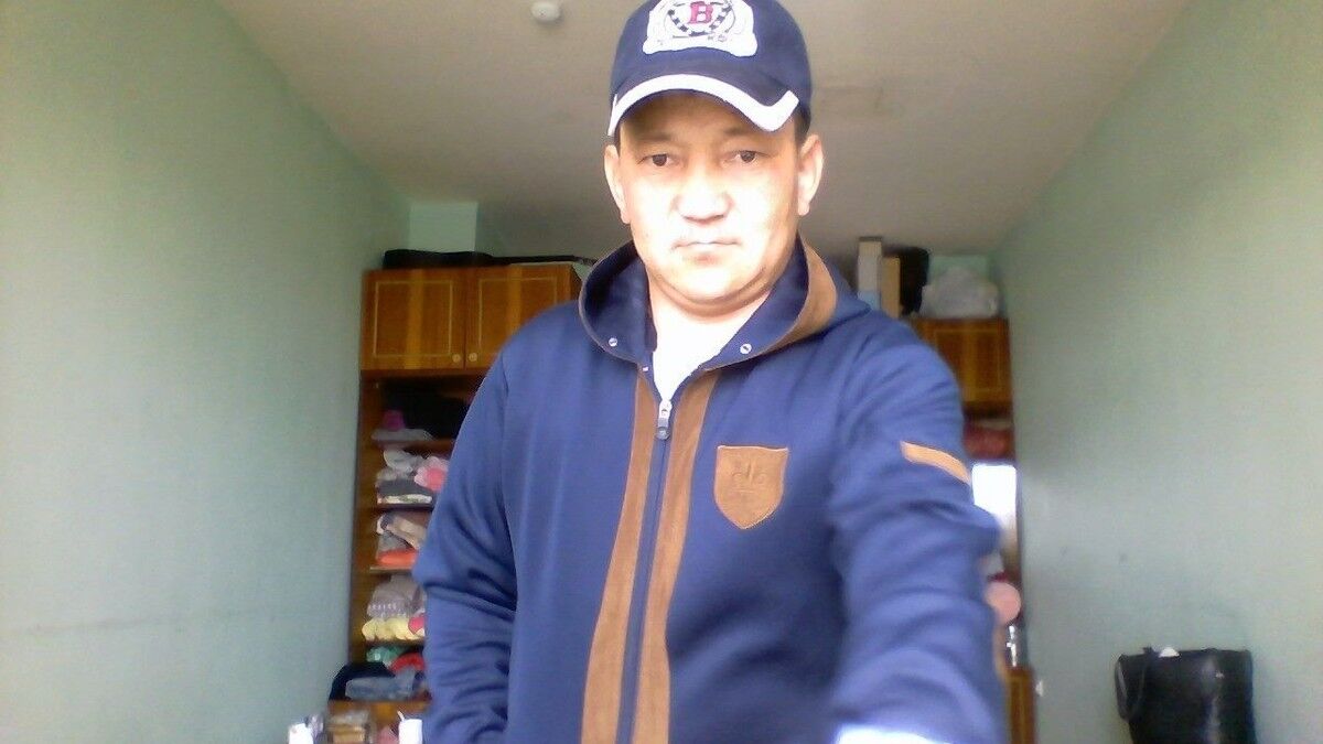  8891861  Melis, 47 ,    