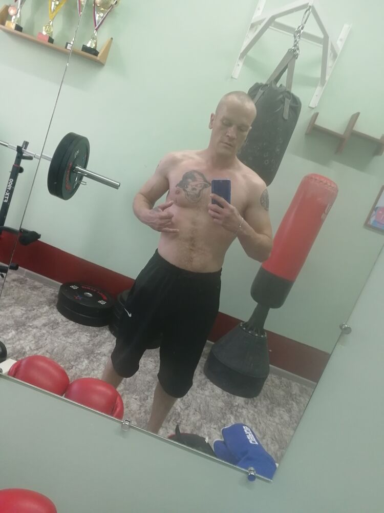  51943281  , 32 ,    